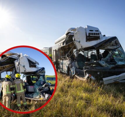Zeventien gewonden bij ongeval tussen vrachtwagen en lijnbus op de N62 bij Nieuwdorp