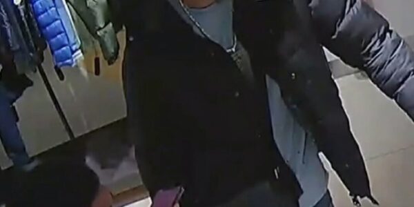 Nieuw gevalletje Opsporing Verzocht. Hospice opgelicht voor €100.000, daders shoppen dure jassen en schoenen