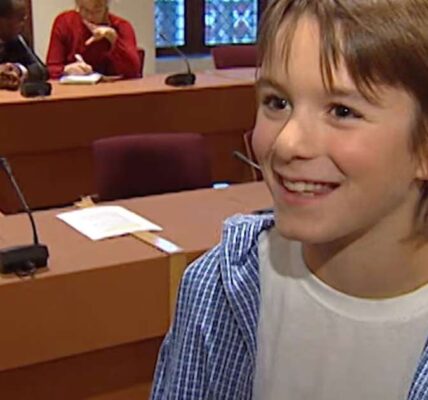 21 jaar geleden zagen kijkers van VTM NIEUWS Conner Rousseau al eens op tv ... als kinderminister