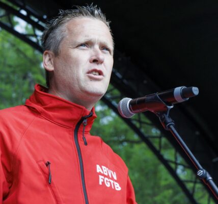 Nu bijna 29.000 werklozen te horen krijgen dat ze ‘dopgeld’ verliezen: vakbonden gaan helpen om uitkeringen terug te eisen