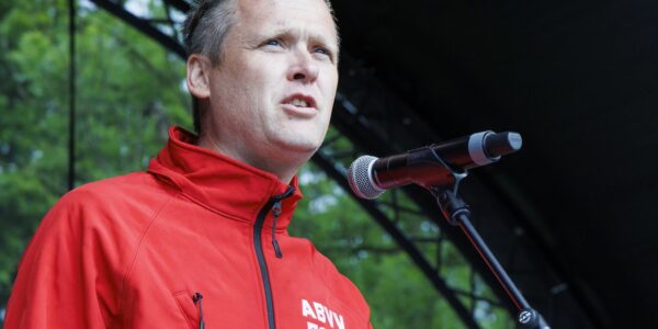 Nu bijna 29.000 werklozen te horen krijgen dat ze ‘dopgeld’ verliezen: vakbonden gaan helpen om uitkeringen terug te eisen