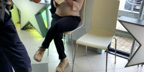 🧡 Verloren hart vindt menselijkheid: Turkse inwoners schieten te hulp op de Thomasboslaan