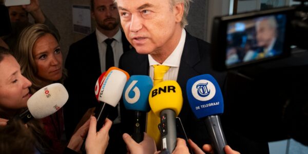 🛑 Geert Wilders staakt campagne abrupt na ernstige dreiging uit België