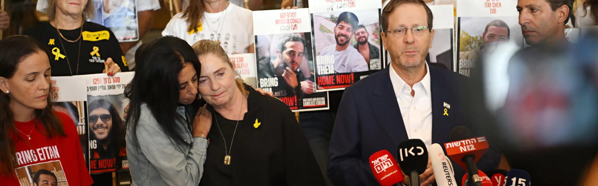 Hamas moet voor 11:00 48 gijzelaars vrijlaten — slechts 20 zouden nog leven, maar één onbekende naam zet alles op scherp 👇