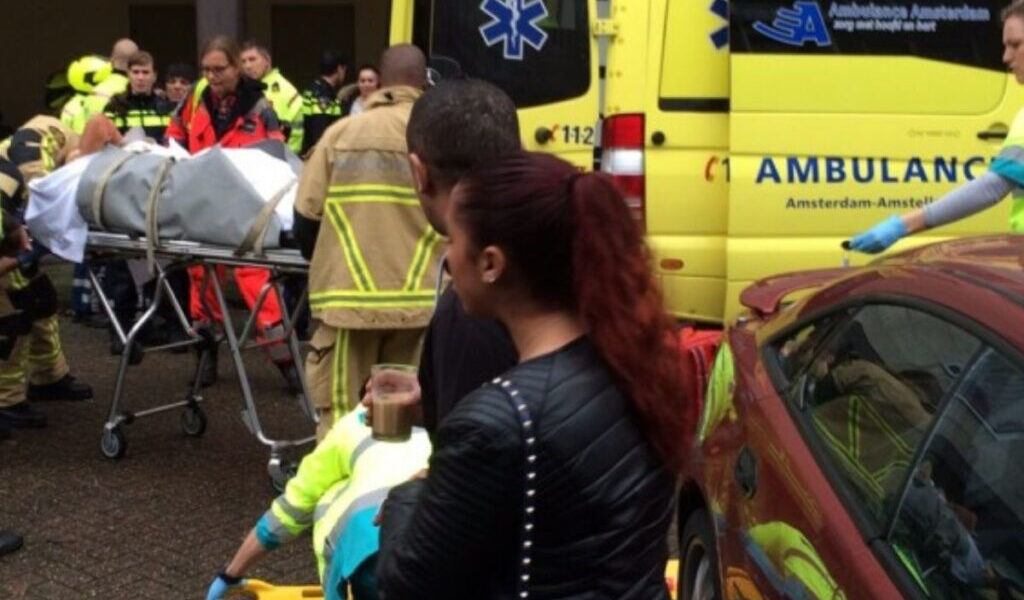 Bekende zanger (48) doodgestoken