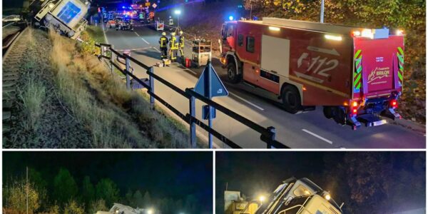Güterzug-Lokomotive droht auf Bundesstraße zu stürzen