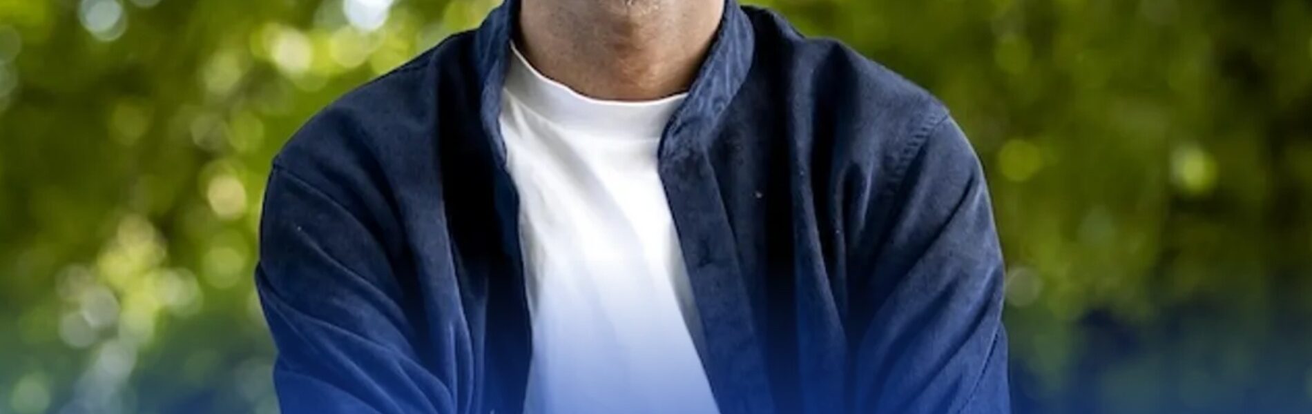 Tofik Dibi (Bij1) hekelt politie: “Gekleurd in wie ze wel en niet beschermen”