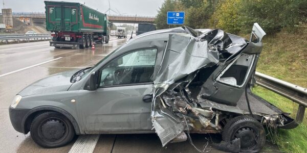 Knapp dem Tod entkommen: Eiskaltes Handeln zwischen Leben und Tod auf der A1👇