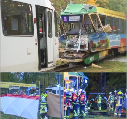 Frontal-Crash bei Berlin: Straßenbahnen kollidieren – Fahrerin eine Stunde eingeklemmt!👇