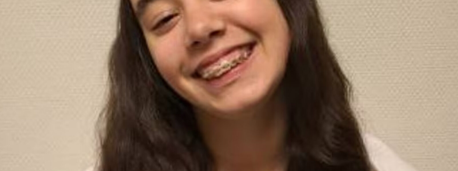 SPOEDZOEKACTIE: 14-JARIG MEISJE SENNA VERMIST – voor het laatst gezien in ROTTERDAM na vertrek uit ALPHEN AAN DEN RIJN 👇