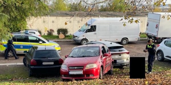 Völlig betrunken: Frau verwandelt Parkplatz in ein Trummerfeld – der wahre Grund lässt selbst die Polizei sprachlos zuruck💥👇