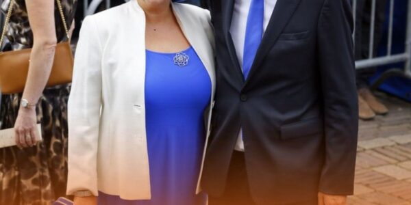 Achter het Pantser van Geert Wilders: De Onbekende Liefde, Het Verloren Gezin en de Stilte van Zijn Beschermde Leven