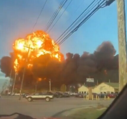 Tragedie in Louisville: vrachtvliegtuig van UPS stort neer – minstens zeven doden, wereld in rouw