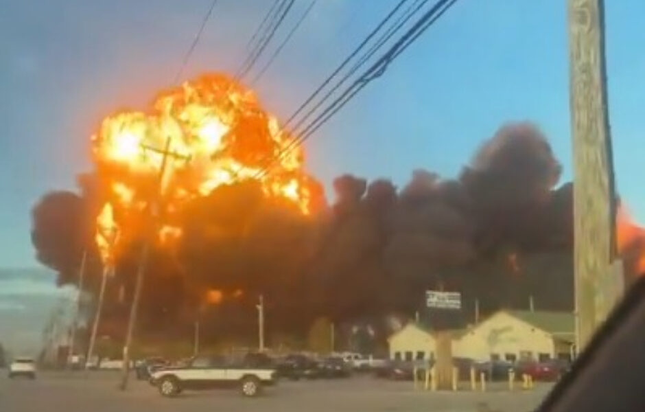 Tragödie in Kentucky: UPS-Frachtflugzeug sturzt auf Raststätte – mindestens 11 Verletzte, Ermittlungen laufen auf Hochtouren