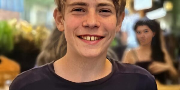 Grote zorgen in Alphen aan den Rijn: 14-jarige Nigel al dagen vermist, zoektocht in volle gang