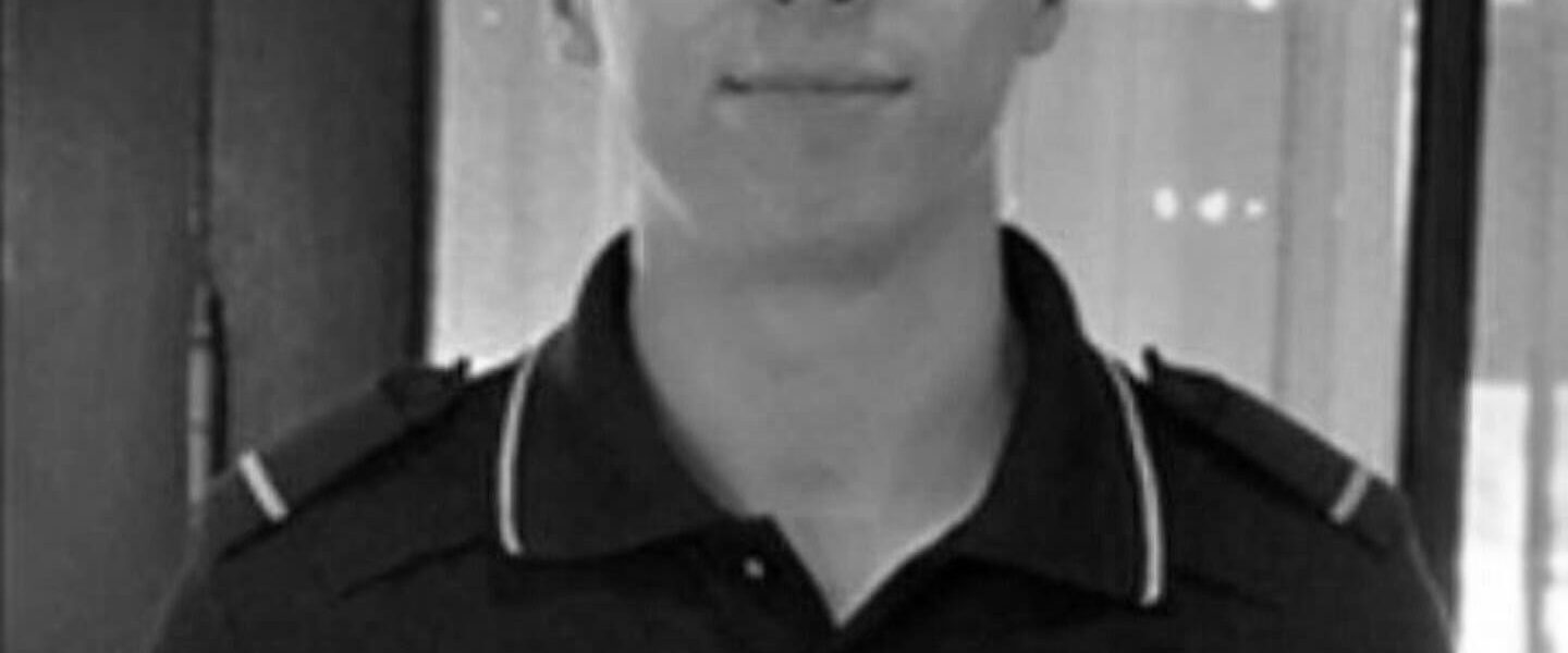 Verschrikkelijk: Jonge politieagent in opleiding (23) plots overleden