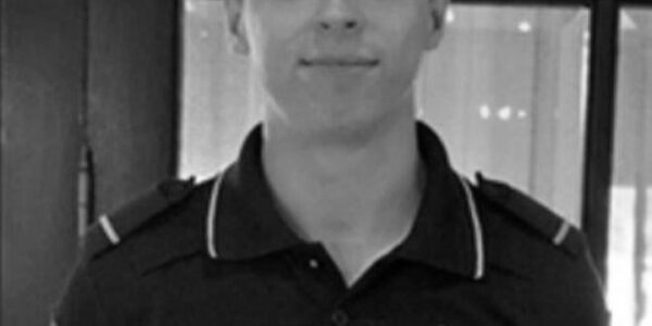 Verschrikkelijk: Jonge politieagent in opleiding (23) plots overleden