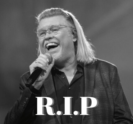 Nederland in Rouw: Volkszanger René Karst (59) Overleden — Mysterie Rond Plots Doodsbericht Schokt Fans